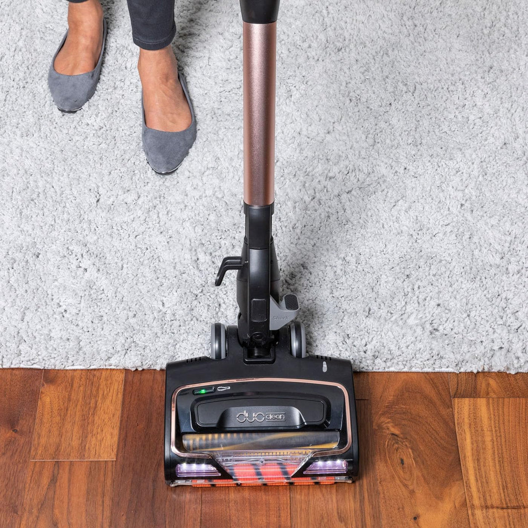 Shark Kabelgebundener Staubsauger [HZ500EUT], selbstreinigende Bürstenrolle, flexibles Saugrohr Kabe