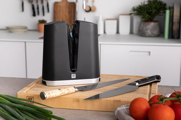 ZWILLING V-Edge, V-förmiger Messerschärfer mit Keramikschleifsteinen, geeignet für europäische und j