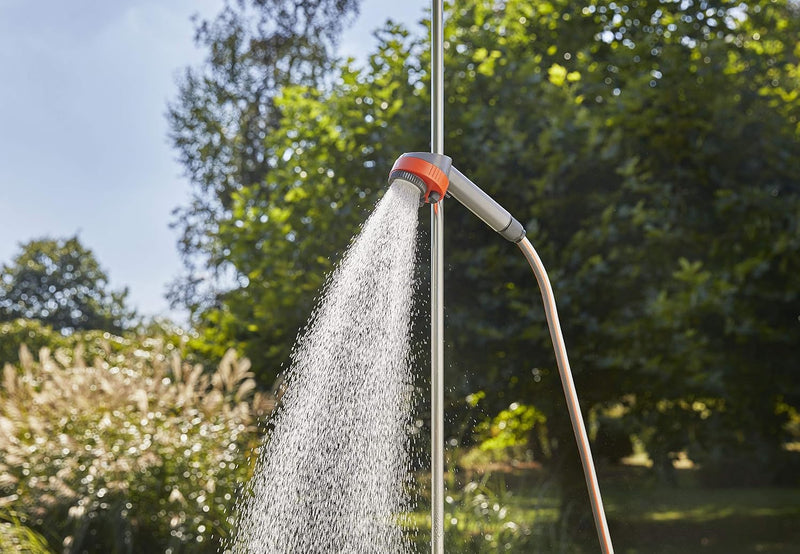 Gardena Gartendusche trio: Dusche mit 2 Strahlarten (Brausestrahl/Sprühnebel), Wassermenge regulierb