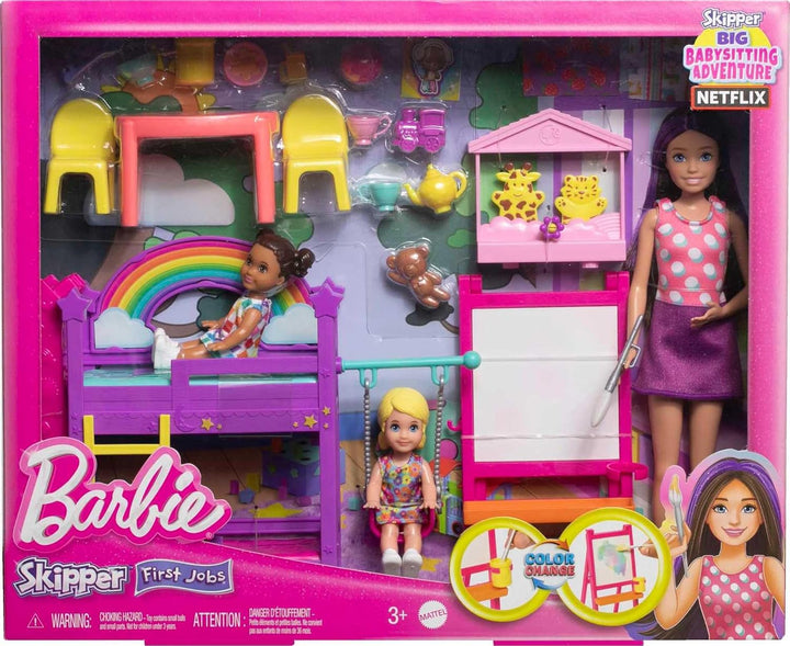 BARBIE Skipper erste Jobs - Spielset mit 3 Puppen und 15+ Zubehörteilen für Babysitting-Geschichten,