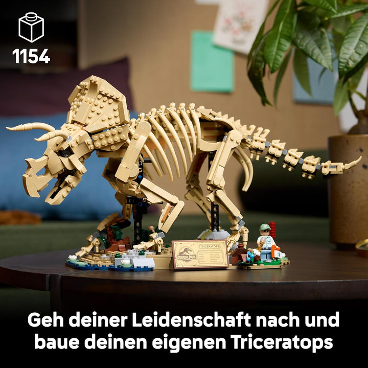 LEGO Jurassic World Dinosaurier-Fossilien: Triceratops - Modellbau für Erwachsene mit der Minifigur