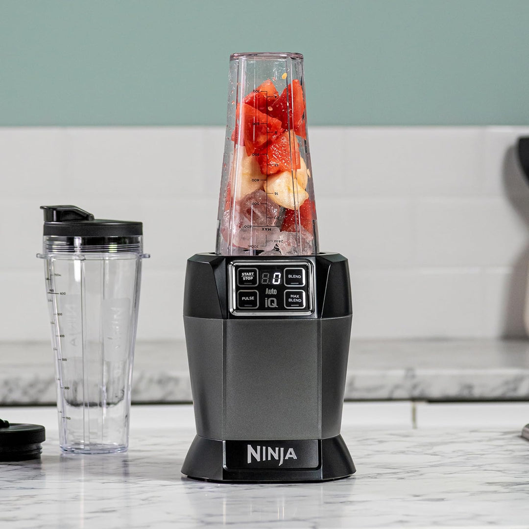 Ninja Mixer mit Auto-iQ [BN495EU] 1000 W, 2 x 700-ml-Becher, Schwarz/Silber Blender, Tritan, 700
