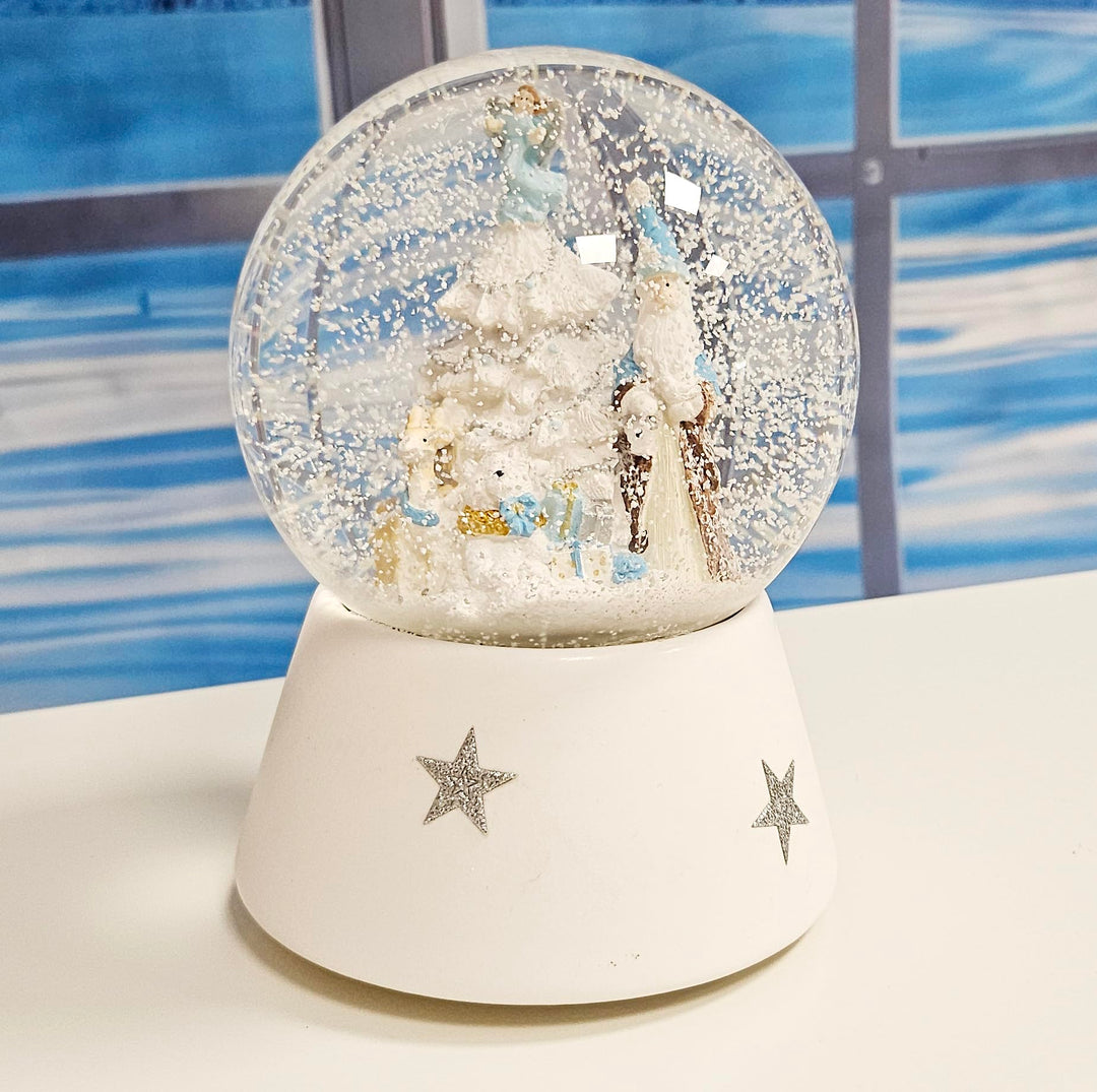Schneekugel Weihnachten | Weihnachtsmann türkis Silber weiss | Sockel weiss gerade Sterne | H:16 cm