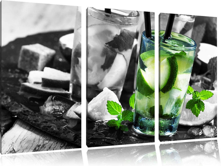 Erfrischende Caipirinhacocktails auf Tablett schwarz/weiss 3-Teiler Leinwandbild 120x80 Bild auf Lei