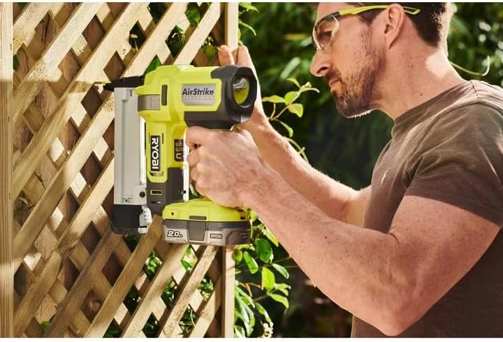 Ryobi Akku-Tacker R18S18G-0 (mit 500 Klammern, ohne Akku und Ladegerät, LED-Beleuchtung, Auslösesich