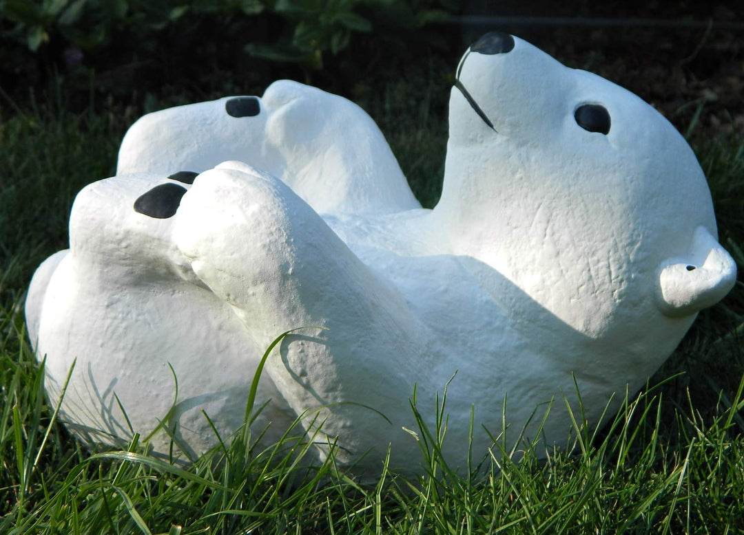 Gartenfigur Kleiner Eisbär auf Rücken liegend Höhe 18 cm Tierfigur Gartendeko Eisbärfigur Dekofigur