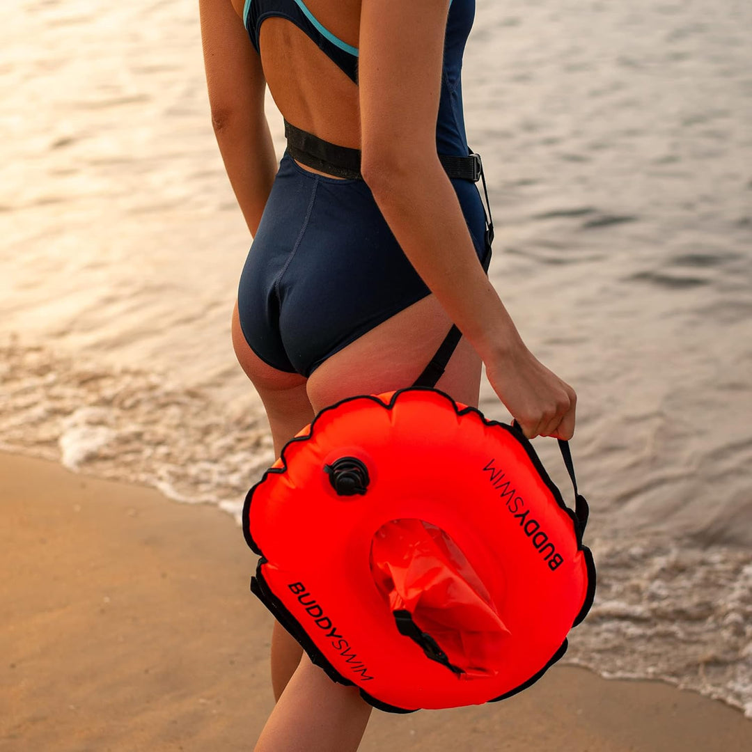 BUDDYSWIM Schwimmboje Hydrastation 10 L mit leicht zugänglicher zentraler wasserdichter Tasche zur A