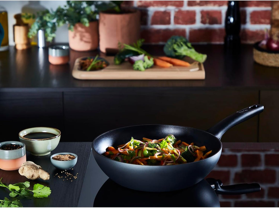 Tefal G28819 Hard Titanium On Wokpfanne 28 cm | Aluminium | unbedenkliche Antihaftversiegelung | The