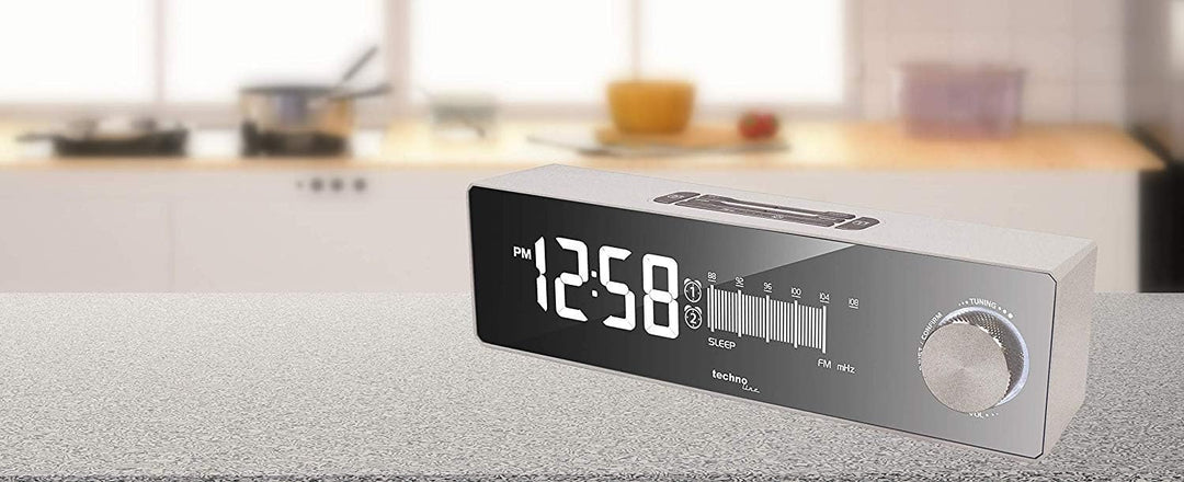 Technoline WT 483 Radiowecker mit USB-Ladeanschluss, Retro-Optik (Weiss mit Batterien)