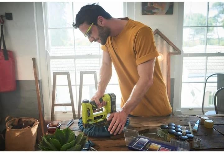 RYOBI 18 V ONE+ Akku-Tacker R18ST50-0 (Rückenbreite 10 mm, Klammerkapazität 6-14mm, Magazinkapazität