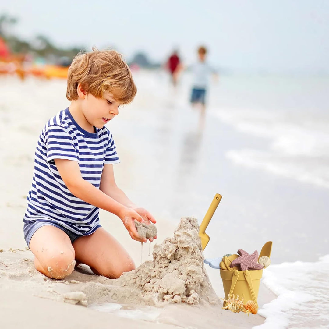 Sandspielzeug für Kinder, 8 Stück, sicheres Silikon-Strandspielzeug mit Schaufel, Eimer und Sandform