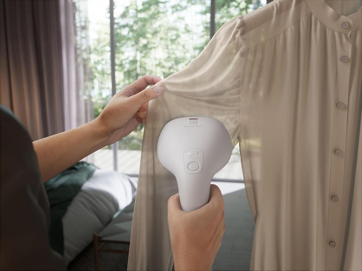 Electrolux Refine 700 Männliche Steamer E7HS2-8WB, Tötet 99,99% der Bakterien, Dampfkapazität: 26 g/