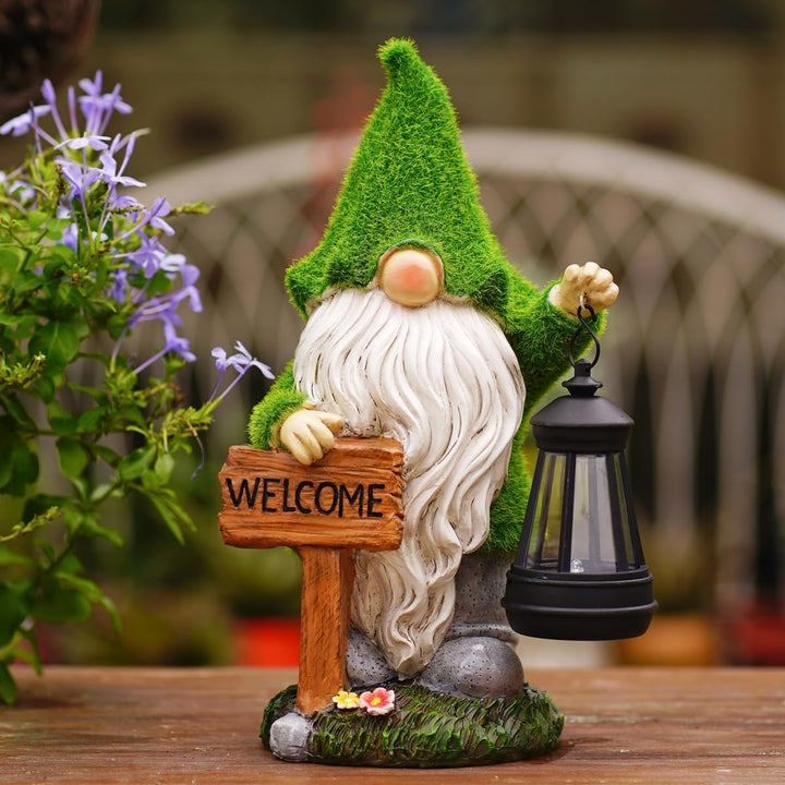 Yeomoo Beflockter Harz Zwerg Gartendeko Figuren, Gartenzwerge für Aussen mit LED-Solarlaterne, Wasse