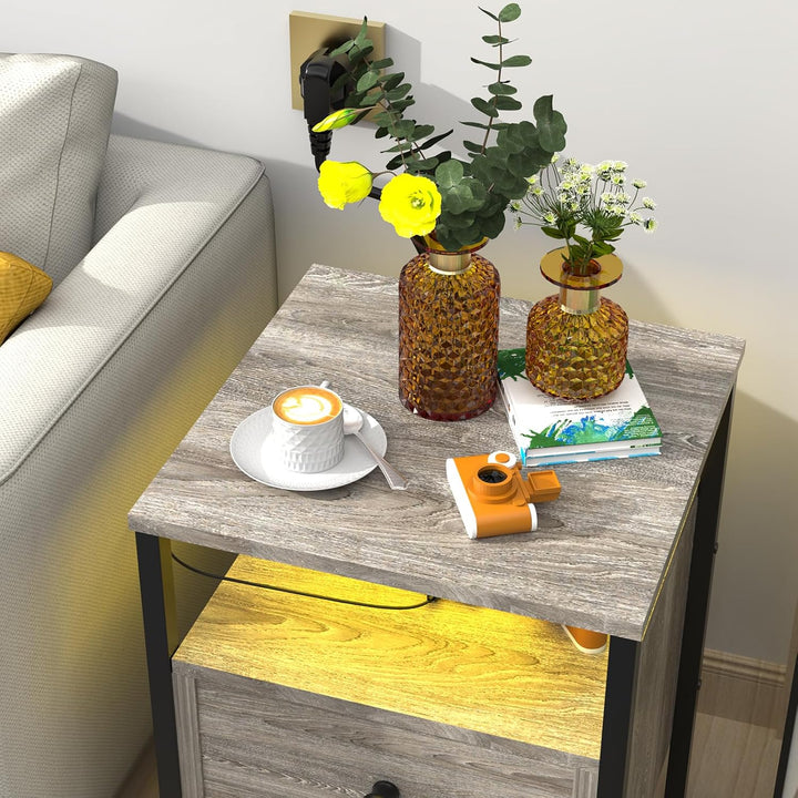 Lvhecforhm Nachttisch mit Steckdose, Beistelltisch mit USB-Anschlüssen, mit LED Licht, Beistelltisch