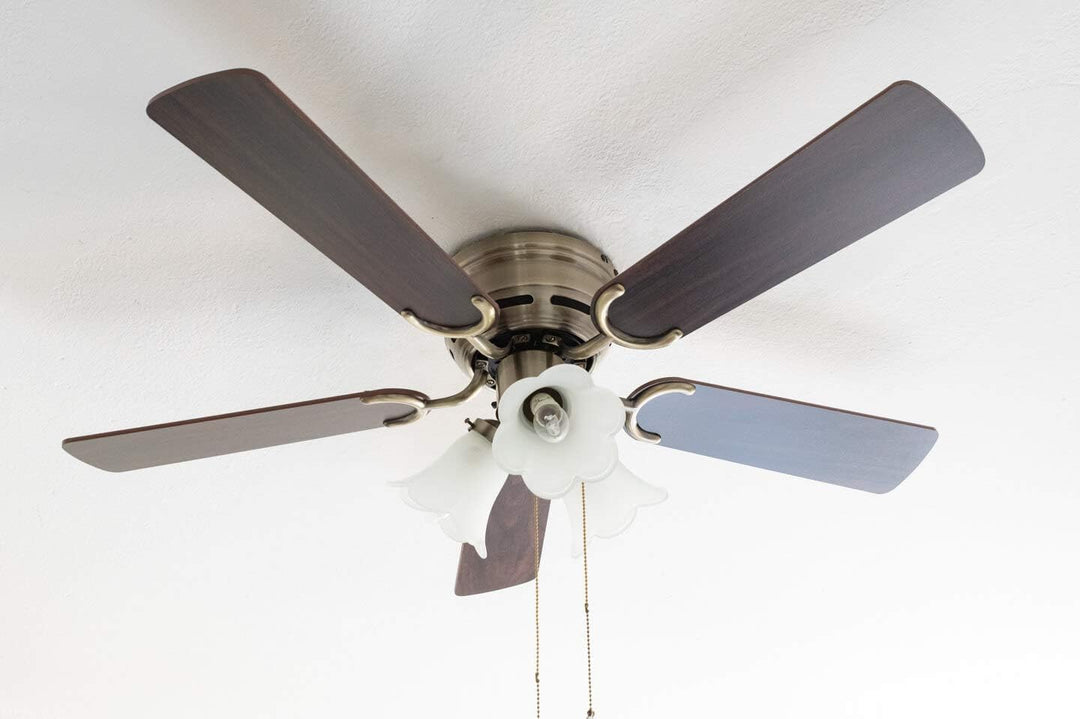 Kisa Deluxe Deckenventilator 105 cm Messing Antik Flügel Eiche/Walnuss mit Beleuchtungsfunktion und