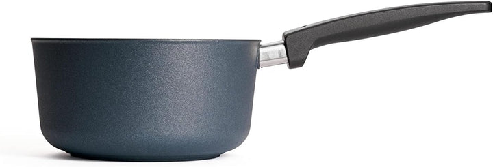 Woll 920CP Guss Topf Concept Plus Stielkasserolle 20 cm, 9 cm hoch mit Deckel, 2.5 L mit festen Grif