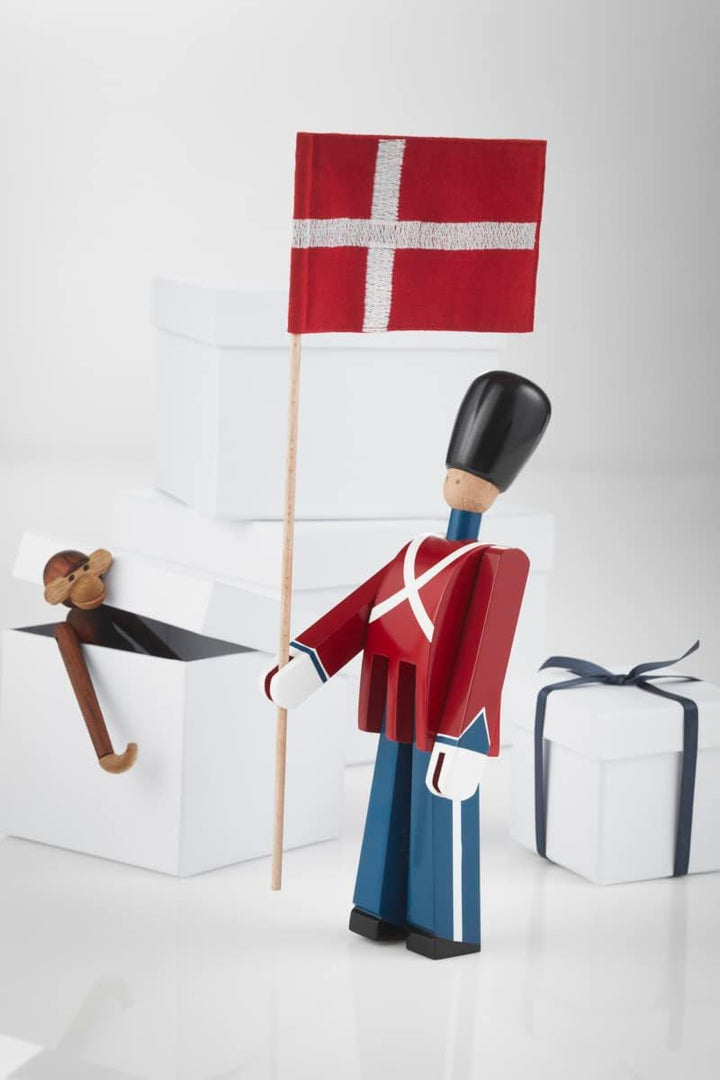 Kay Bojesen Fahnenträger klein Figuren 29.5 cm Holzfiguren Originaldesign, rot 23 x 8 x cm Fahnenträ