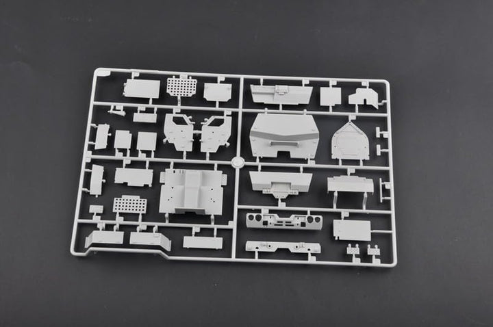 Trumpeter 01009 Modellbausatz M1078 LMTV (Armor CAB)