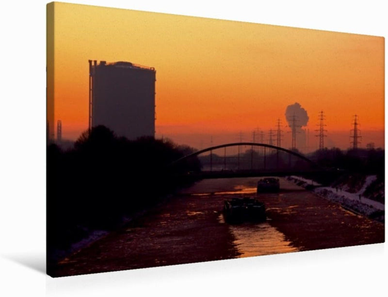 Premium Textil-Leinwand 75 x 50 cm Quer-Format Rhein-Herne-Kanal bei Oberhausen mit Gasometer | Wand