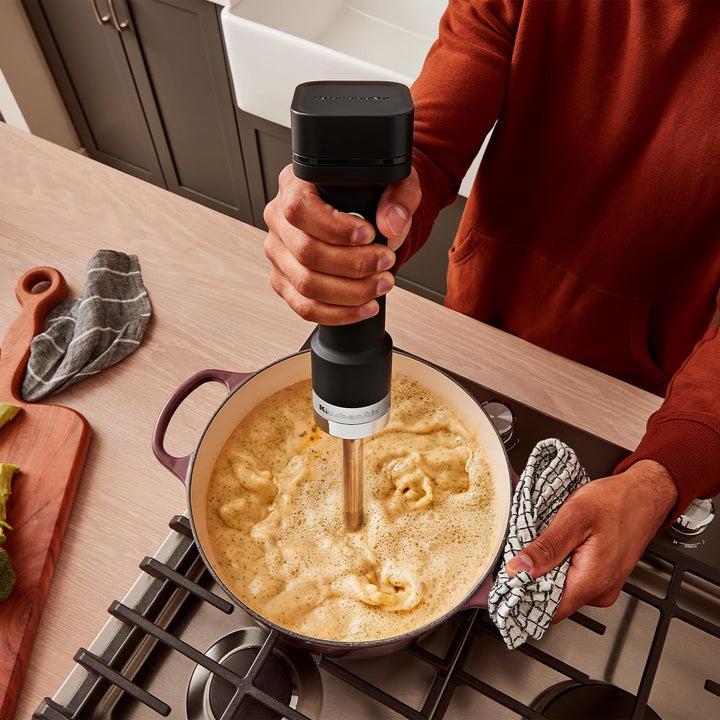 KitchenAid Kabelloser Stabmixer - Go Cordless - 700 ml BPA-freier Becher - Kratzschutz - Edelstahlkl