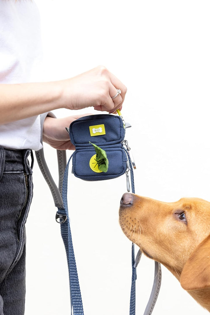 BUILT PET NightSafe Kotbeutelhalter und Leckerli-Spender, Clips an der Leine für Spaziergänge mit de