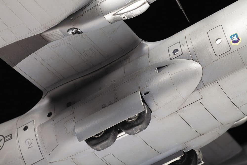 Zvezda 7325 Modellbausatz, Mittel