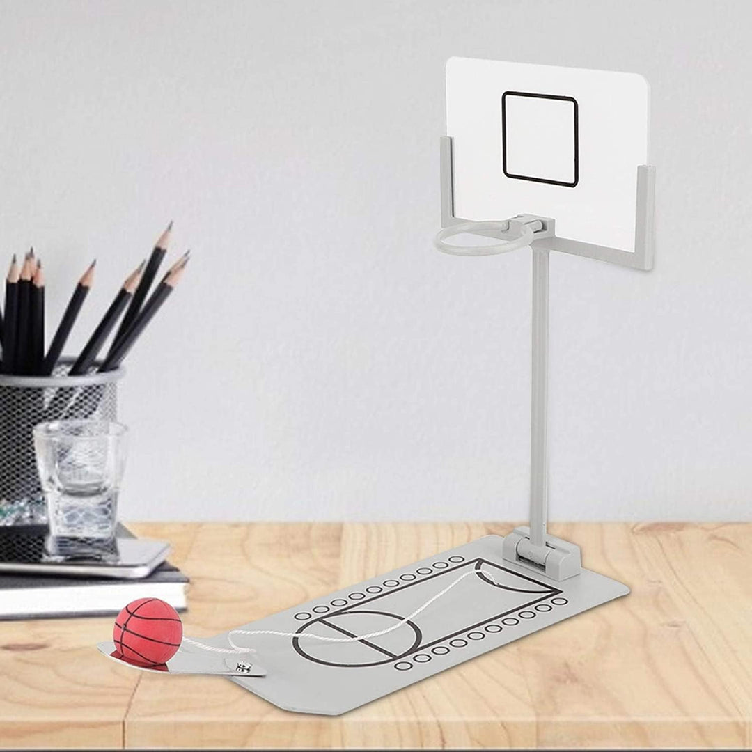 GOODS+GADGETS Mini Tisch Basketball aus Metall NBA Tischbasketball Fingerbasketball im Büro Basketba