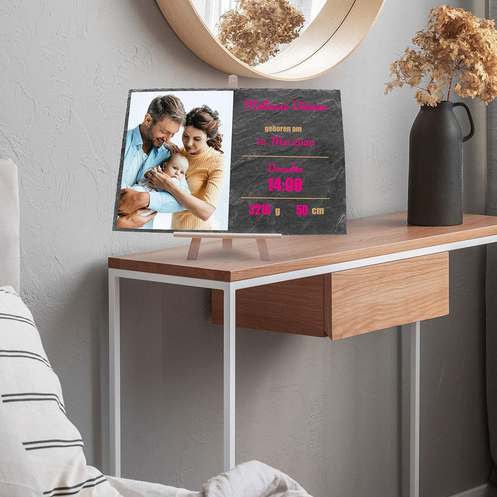 wandmotiv24 Personalisierbare Schiefertafel als Geschenk zur Geburt, 30 x 20 cm, Staffelei, Foto und