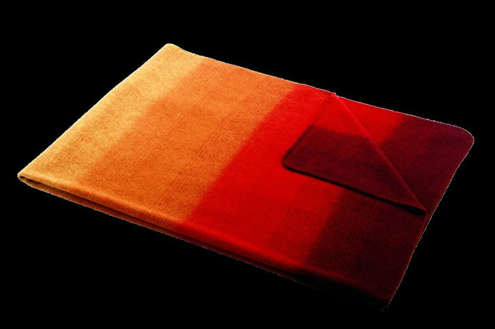 STEINBECK Decke Melanie aus 100% Schurwolle in 2 Farben und 3 Grössen, Rot 150 x 200 cm 150 x 200 cm