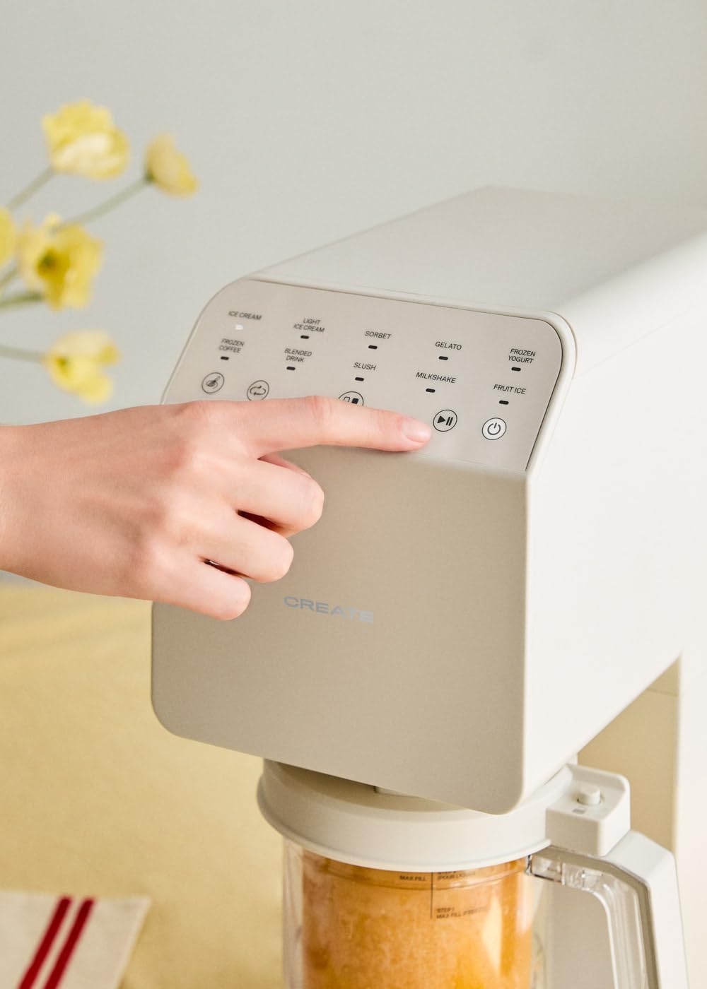 CREATE ICE CREAM MAKER STUDIO / Multifunktions-Eismaschine, 600 ml, 3 Schalen gebrochenes Weiss/Magn