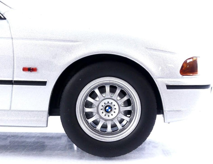 Kk Scale Models - BMW 530d E39 Limousine - 1995-1/18
