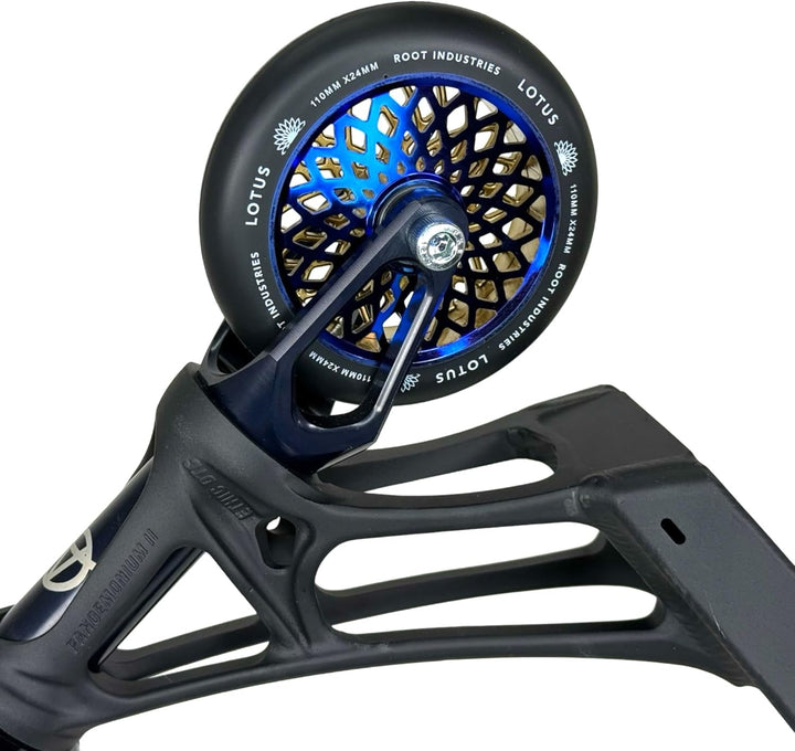 Root Industries Lotus Stunt-Scooter Rolle 110mm + Fantic26 Sticker (Radiant Blue Ray/Pu Schwarz), Ra