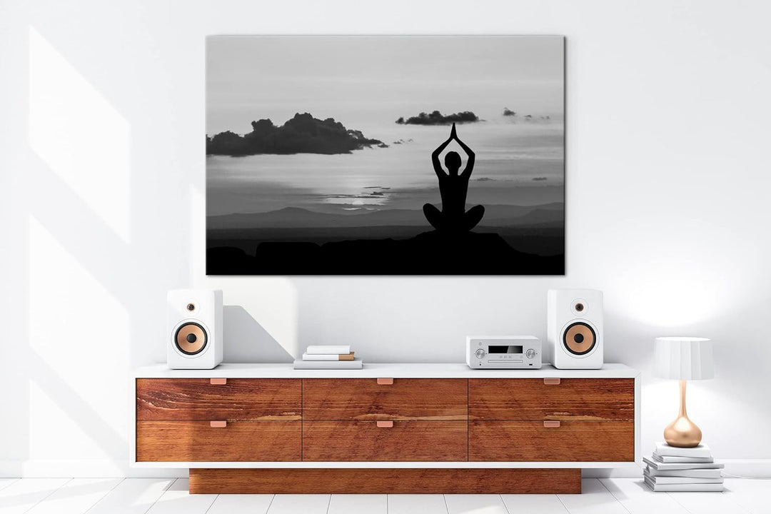 deyoli Yoga Meditation am Meer Format: 80x60 Effekt: Schwarz&amp;Weiss als Leinwandbild, Motiv fertig ge
