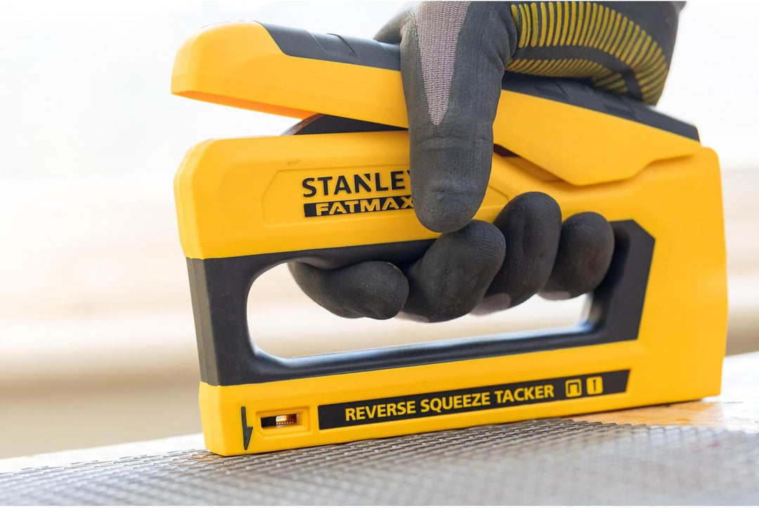 Stanley FatMax Reverse Squeeze Tacker (mit Sichtfenster am Klammerfach, Unterlademagazin, flexible D
