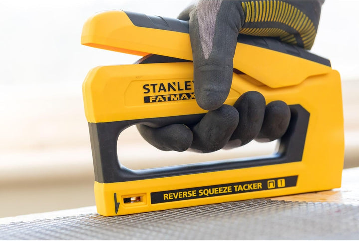Stanley FatMax Reverse Squeeze Tacker (mit Sichtfenster am Klammerfach, Unterlademagazin, flexible D