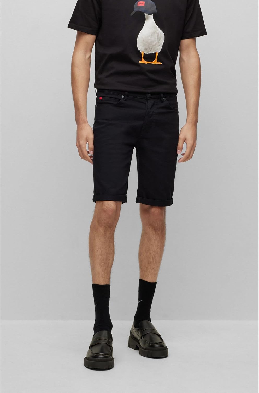 HUGO Herren 634/S Schwarze Tapered-Fit Shorts aus bequemem Stretch-Denim mit Stay-Black-Finish, 28