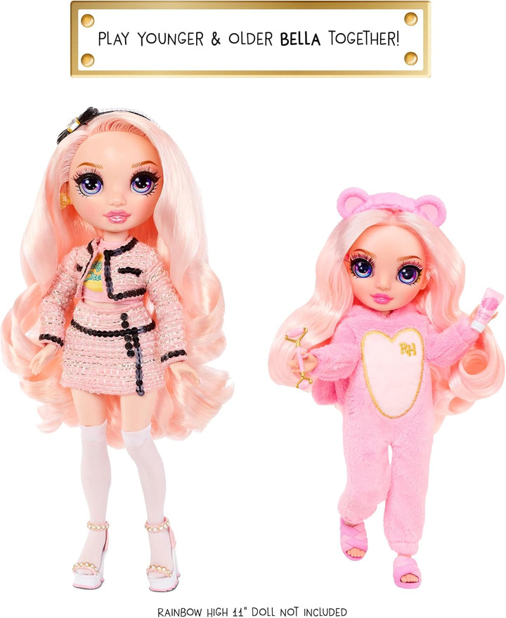 Rainbow High Junior High PJ Party - Bella (Pink) - 22 cm Puppe mit weichem Einteiler, Hausschuhen un