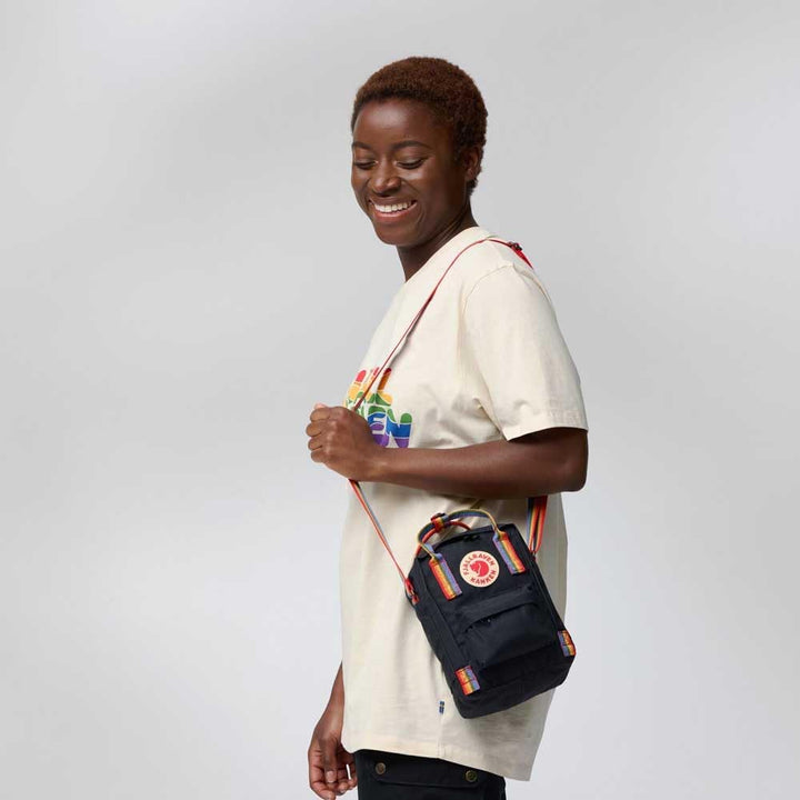 Fjällräven Unisex Kånken Rainbow Sling Handtasche (1er Pack), Black-rainbow Pattern