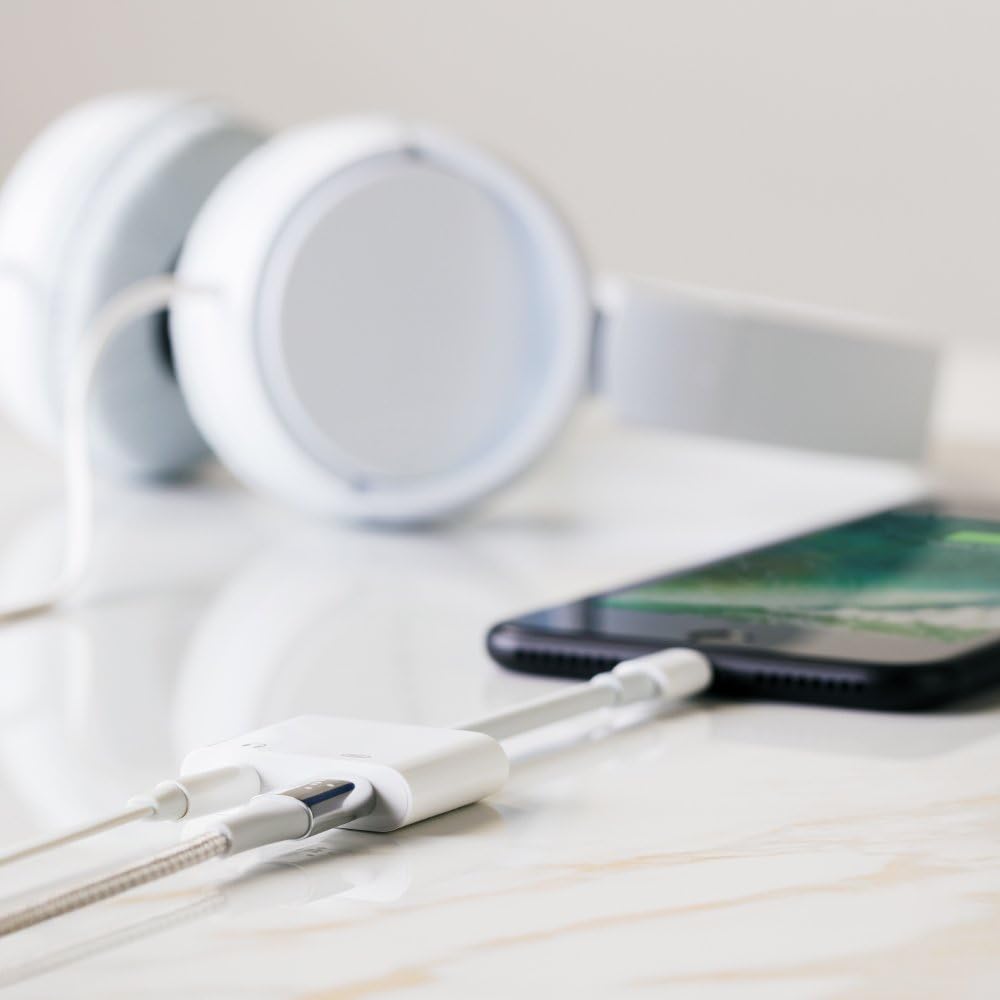 Belkin 3,5 mm Audio + Charge Rockstar (iPhone Aux-Adapter/iPhone-Ladeadapter), weiss 3.5mm audio + c