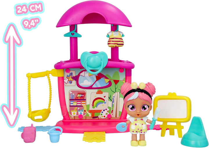 Cry Babies Playtime Day Care Maddy's Playroom, erweiterbares Mini-Spielset mit 14+ Accessoires, Madd