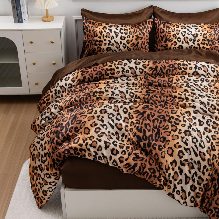 A Nice Night Seidig weiche Satin-Steppdecke mit Leopardenmuster, sexy, luxuriös, superweiche Mikrofa