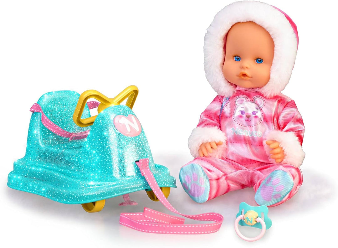 Nenuco - Schlitten - Harte Babypuppe 35 cm, ihre Nase ändert Sich bei Kälte, Zubehör: Schnuller und