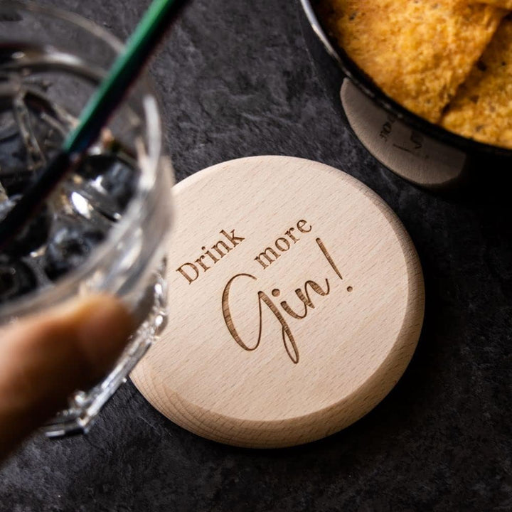 Spruchreif · Bierdeckel mit Gin-Sprüchen aus hochwertigem Buchenholz · 2in1 Untersetzer und Deckel ·