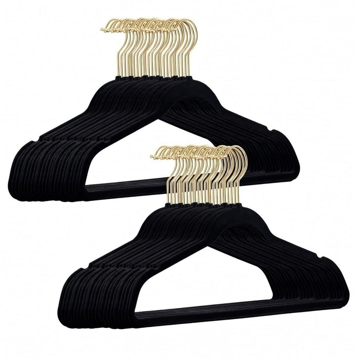 50 Stück hochwertige Samt Kleiderbügel in der Farbe Schwarz mit Gold Look Haken/Anti-Rutsch/von Stic