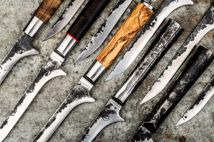 Forged Brute Ausbeinmesser, 15cm, handgefertigt, in Holzkiste