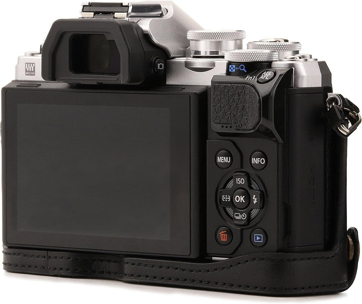 MegaGear Ever Ready Leder Kamera Halbtasche mit Trageriemen kompatibel mit Olympus OM-D E-M10 Mark I