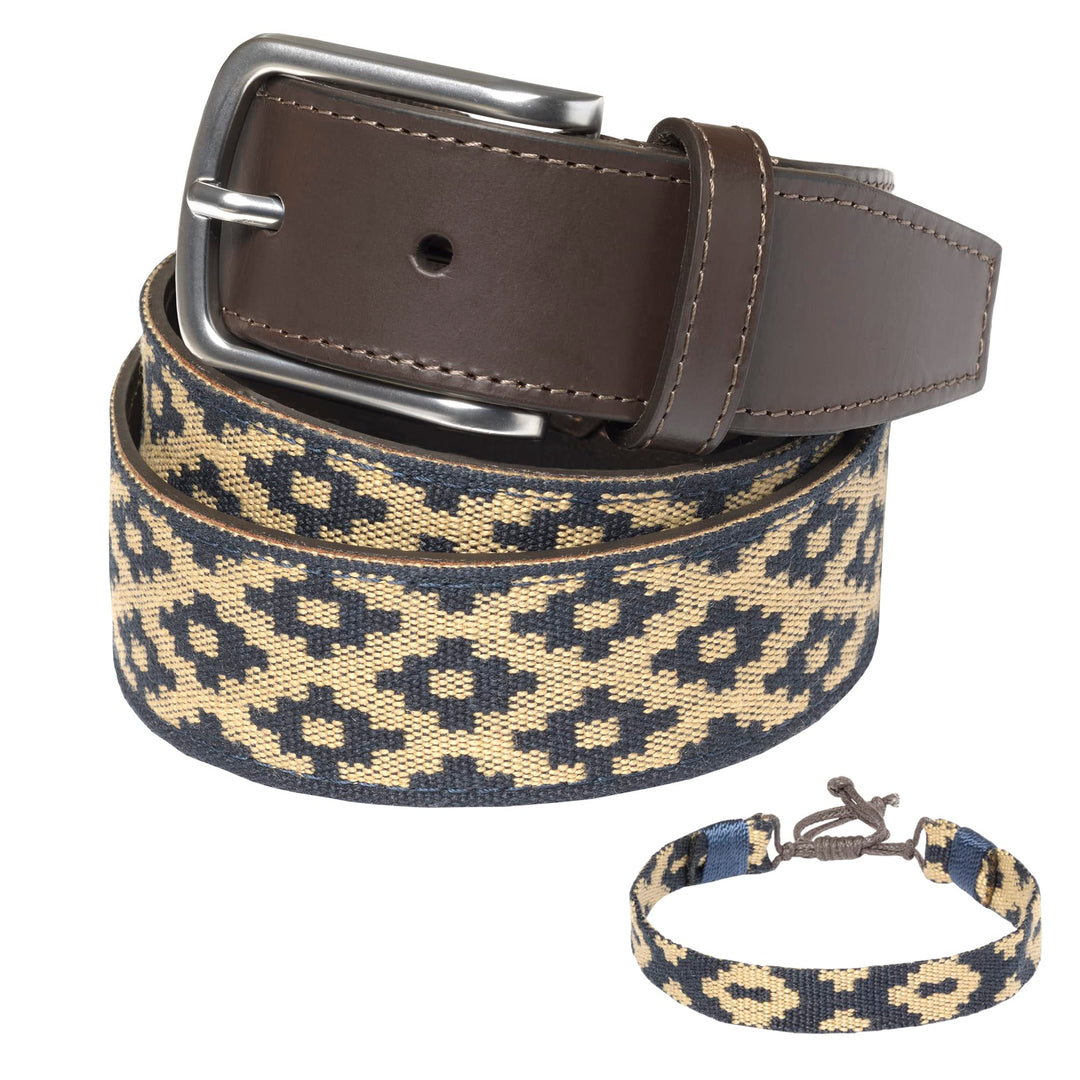 Argentinischer Ledergürtel mit passender Schnur und Lederarmband. Auf Leder gestickter Gürtel für Mä