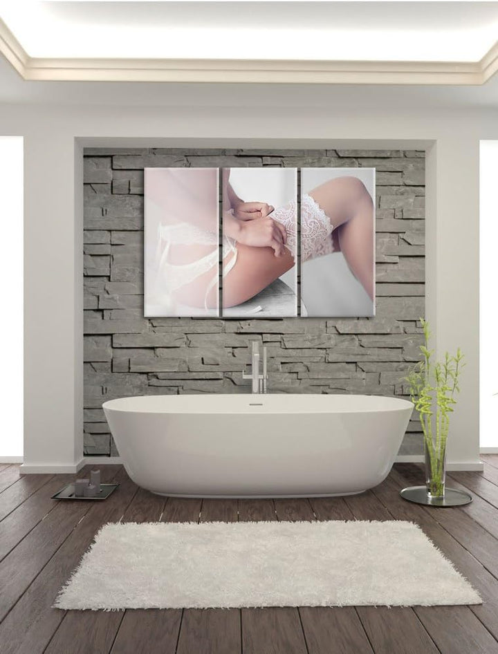 Pixxprint Schöne sexy Dame im eleganten weissen Höschen und Strümpfe B&W Detail 3-Teiler Leinwandbil