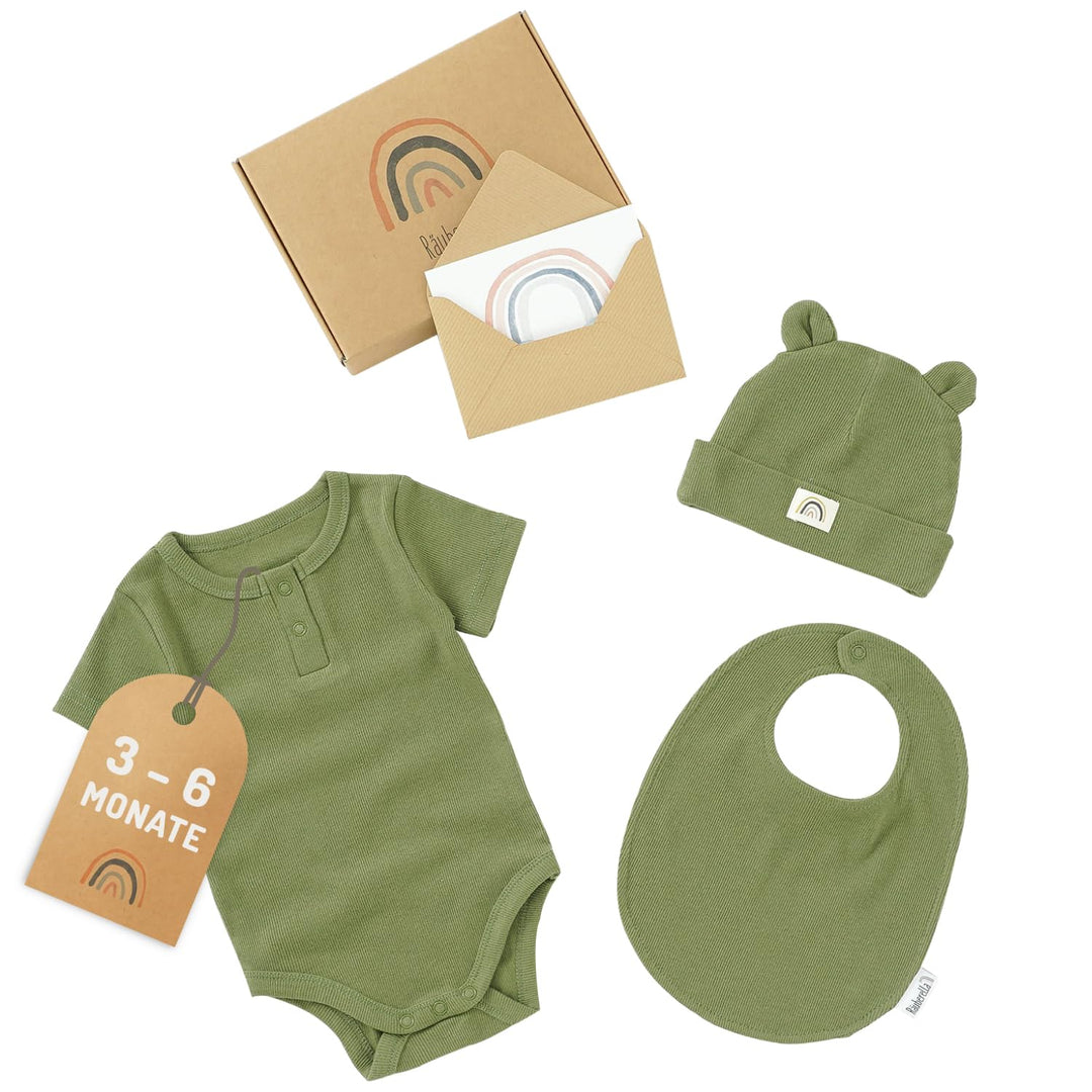 Räuberella® Baby Geschenk zur Geburt + Karte und Geschenkverpackung Strampler, Mütze und Lätzchen (O