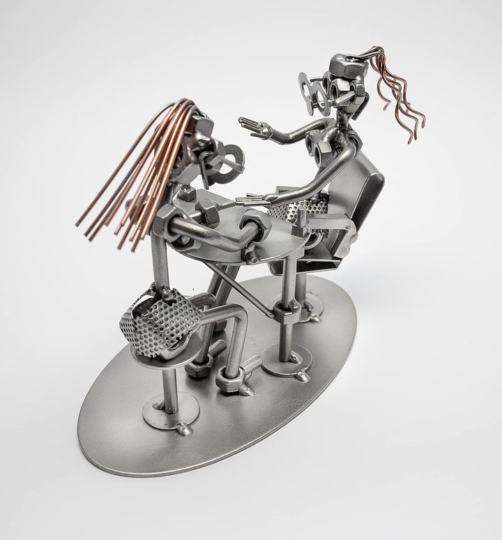 STEEMO Schraubenmännchen Nageldesignerin Geschenk Metall-Kunst Deko 18x10x15 cm